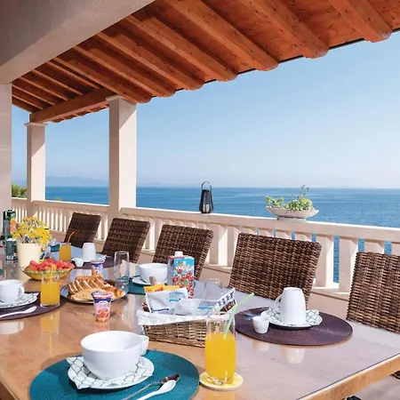 Amazing In With House Sea View بيت للعطل